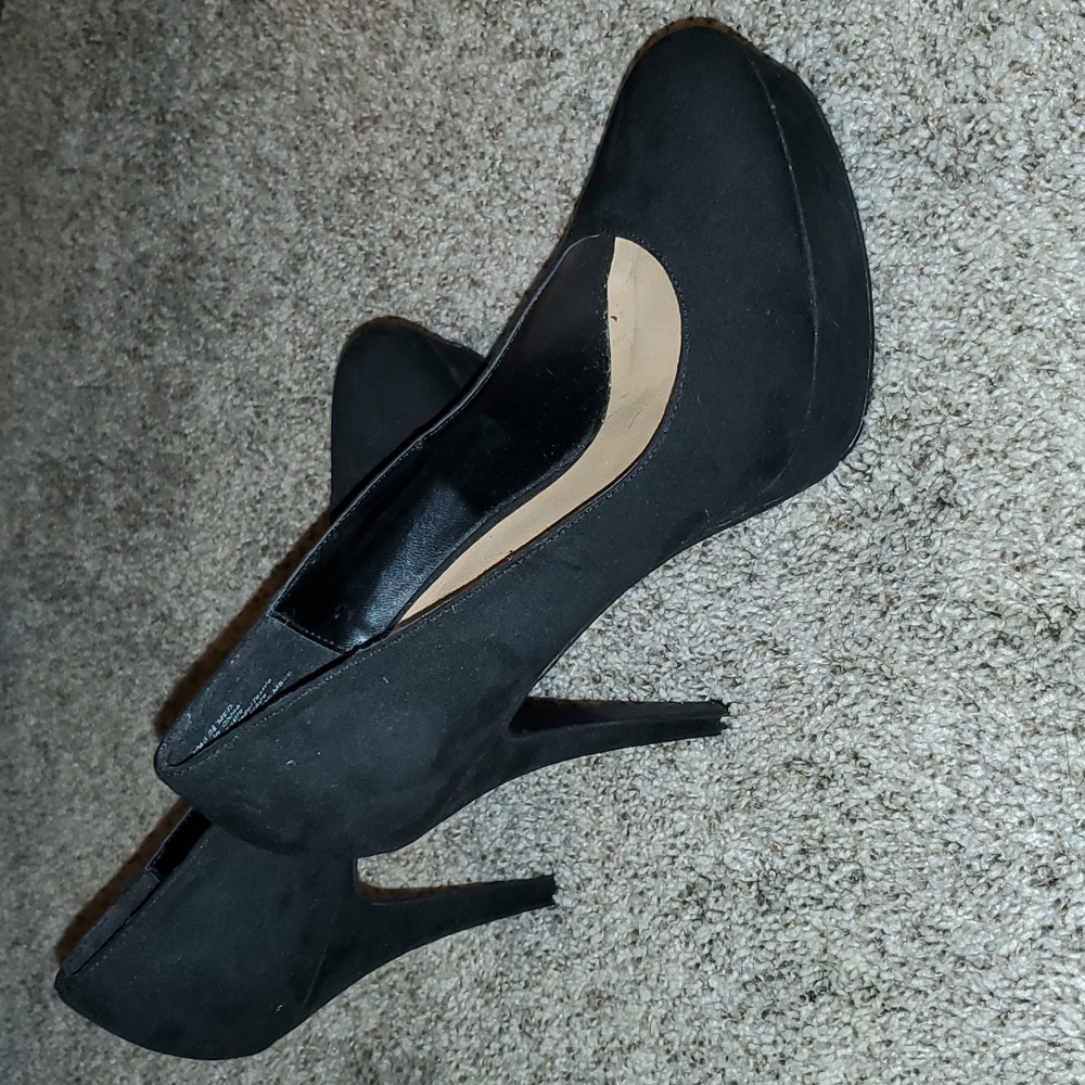 Heels - Picture 3 of 5